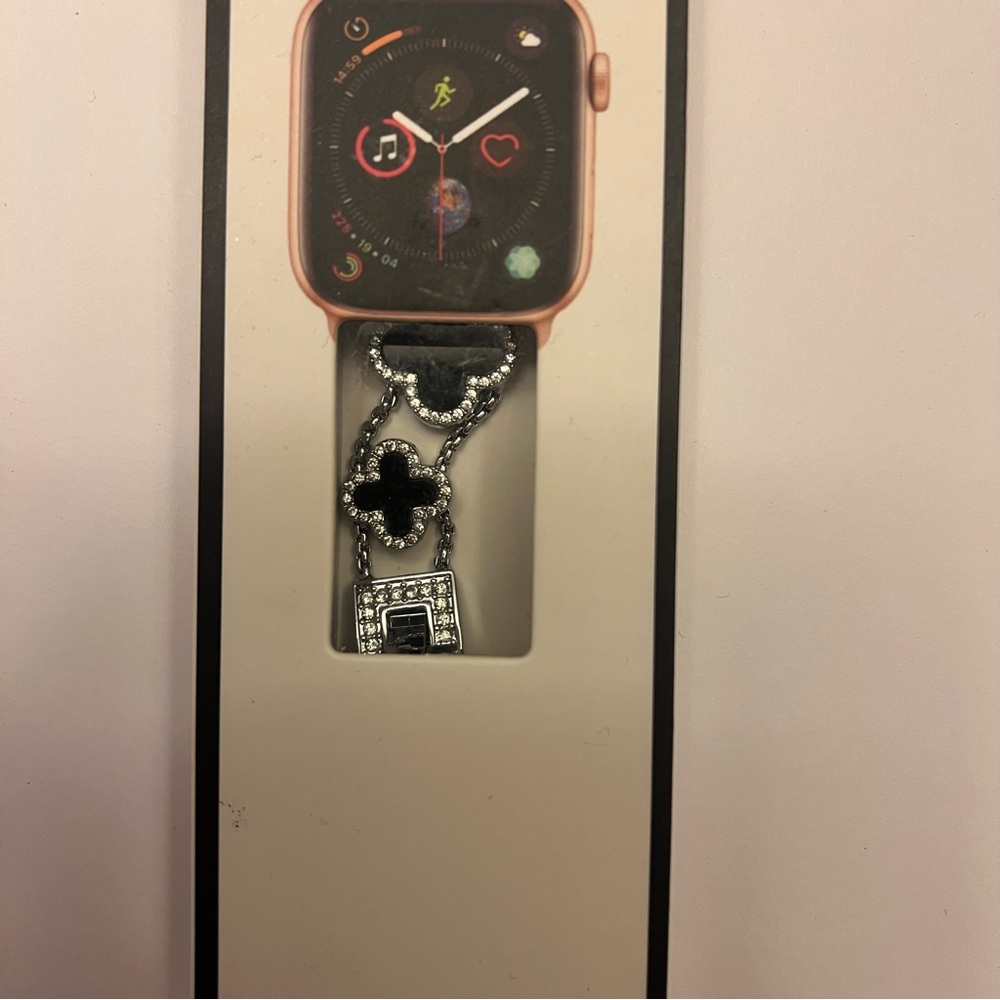 Apple Watch Band (New, Vanclef inspired)